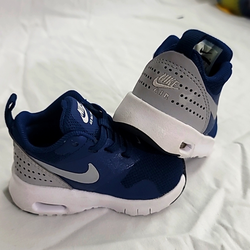 Baby shoes